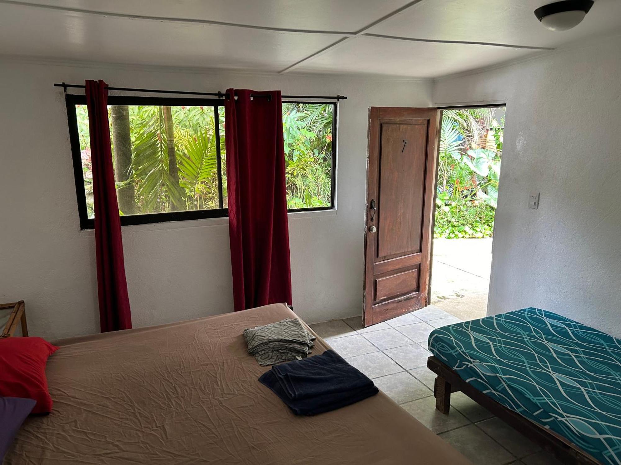 Pura Vida Hostel Tamarindo Dış mekan fotoğraf