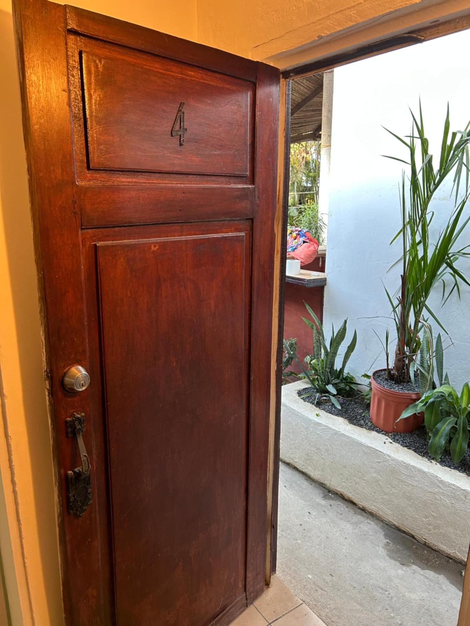 Pura Vida Hostel Tamarindo Dış mekan fotoğraf