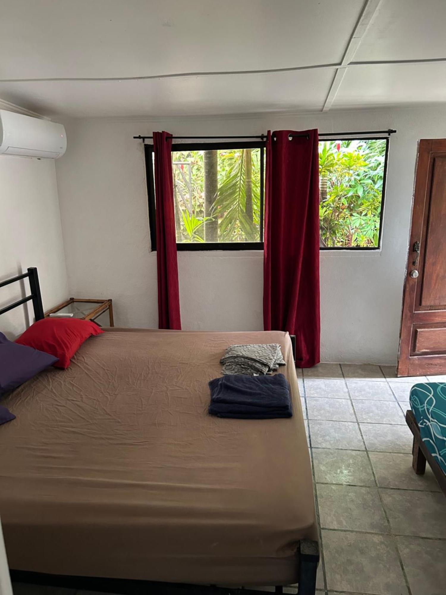 Pura Vida Hostel Tamarindo Dış mekan fotoğraf